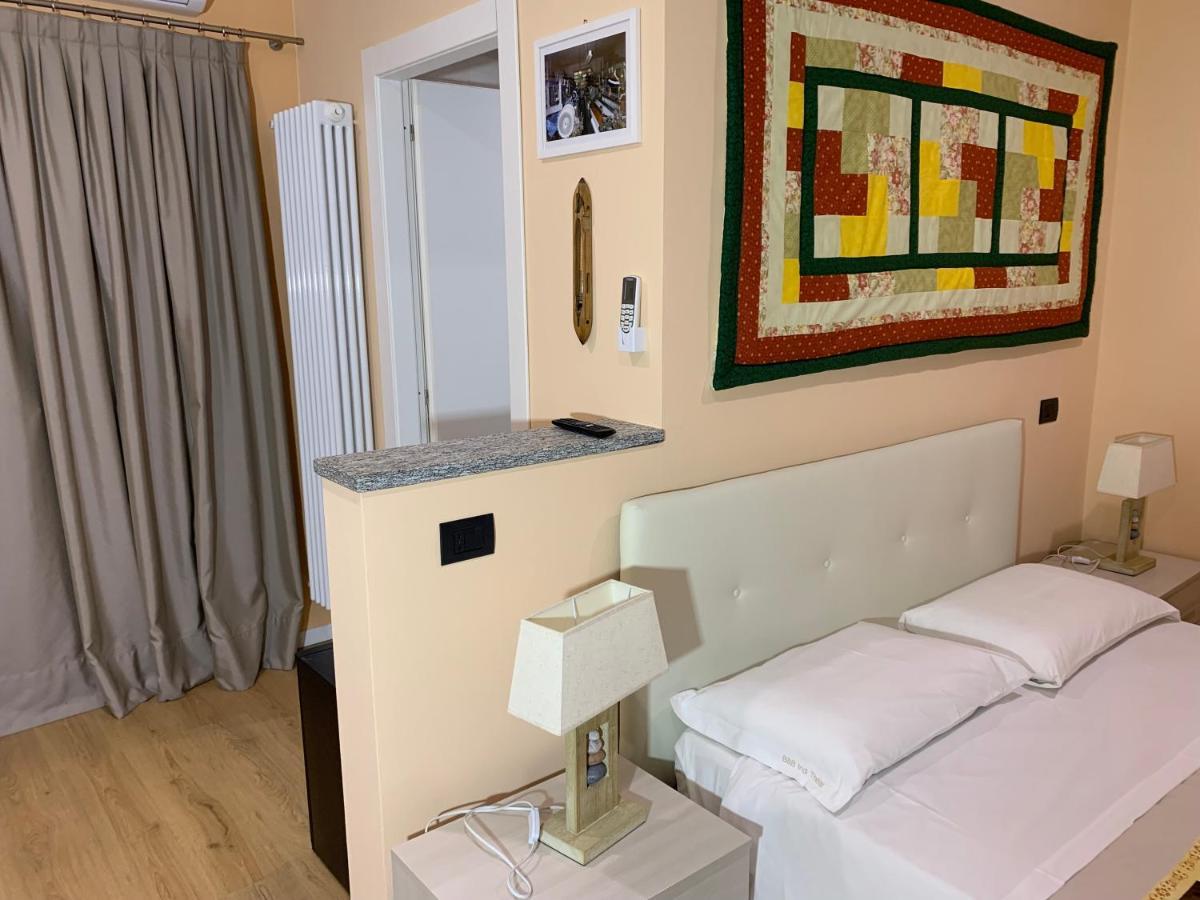 Bed & Breakfast Indi Thelar Villa Guardia Kültér fotó